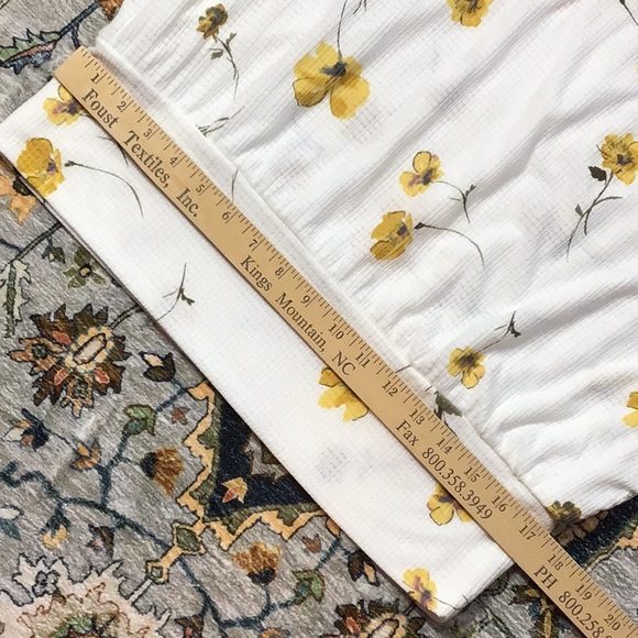 🌼 MAURICES Cream Yellow Floral Waffle Weave Faux Wrap Dolmen Long Sleeve - Picture 5 of 6